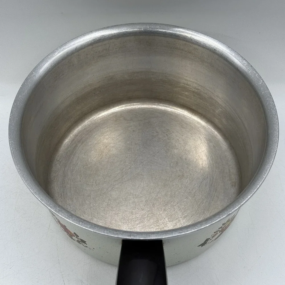 Vintage‎ 1970's Enamel 2 Quart Aluminum Pot W/Lid Fruit & Vegetable Medley USA